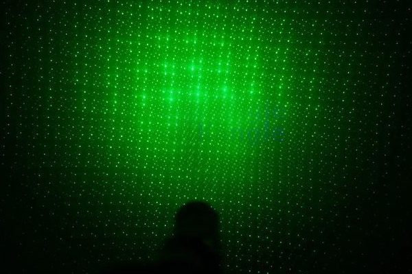 Puntatore laser verde 300mw corpo in solido metallo